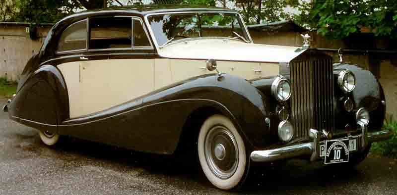 Rolls-Royce_Silver_Wraith_Fixed_Head_Coupe_1952.jpg