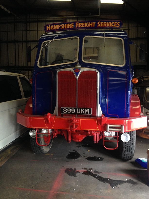 Vintage truck 001.JPG