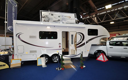 Fifth-Wheel-Celtic-Rambler-Exterior1.jpg