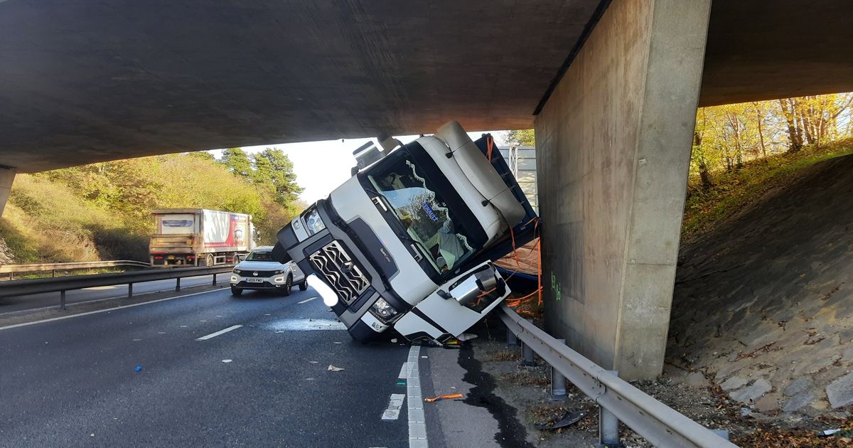 lulu truck & witch 004.JPG