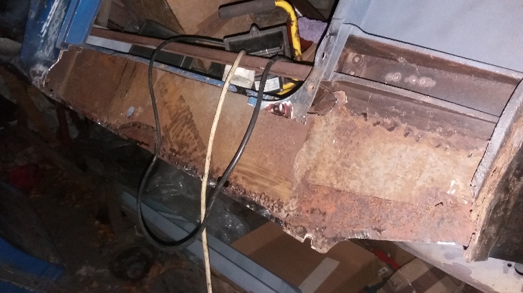 Outer sill removed and in the &quot;old metal bits bin&quot;