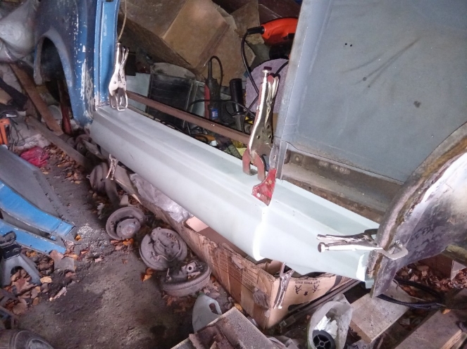 Aligning new sill